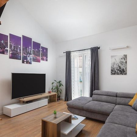Metily Apartment Split Eksteriør billede