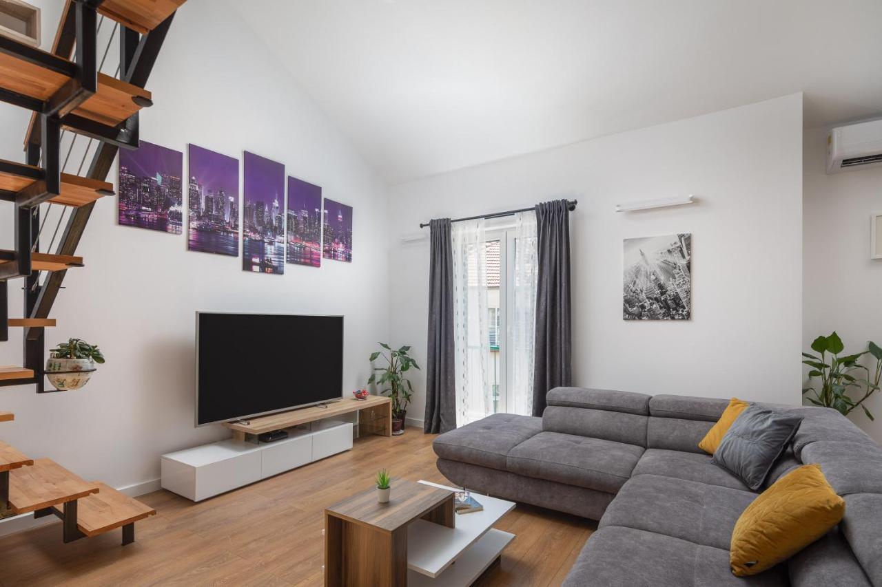 Metily Apartment Split Eksteriør billede